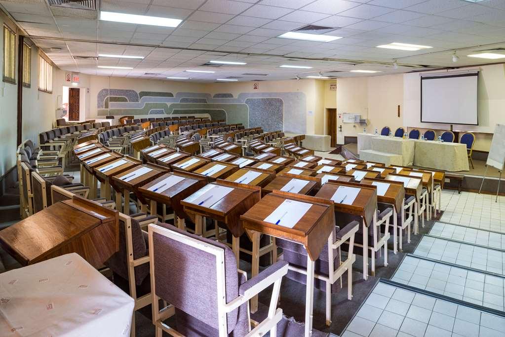 Kadoma Hotel & Conference Centre الغرفة الصورة