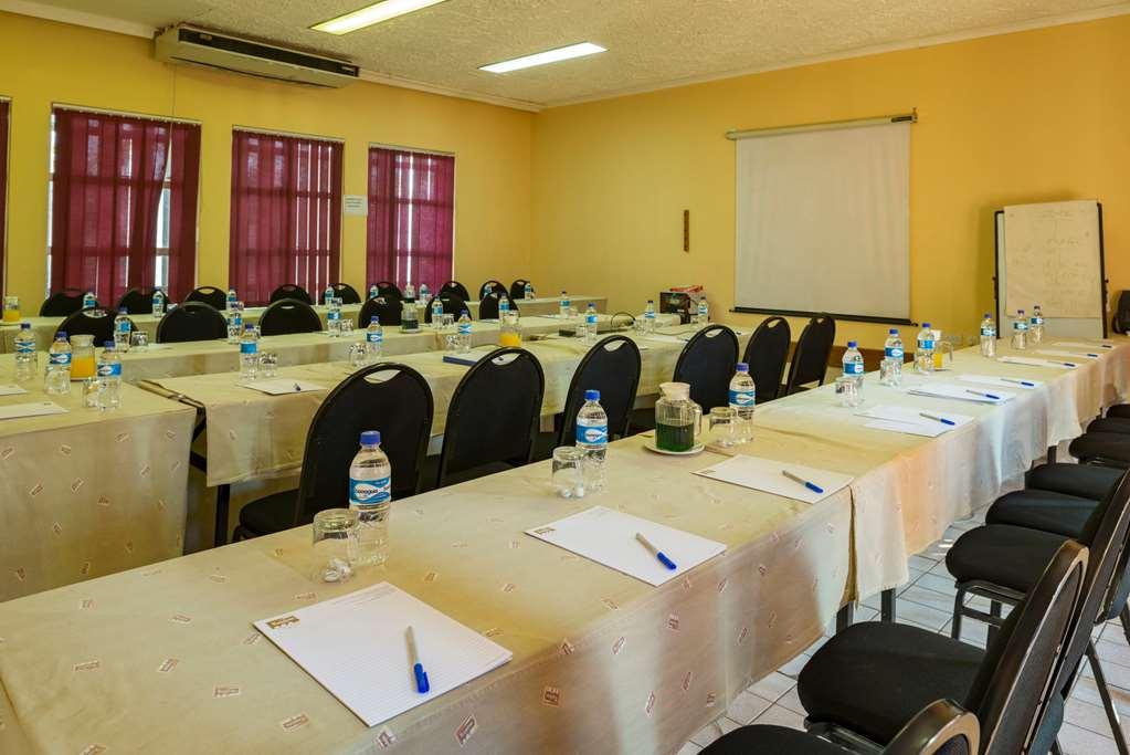 Kadoma Hotel & Conference Centre الغرفة الصورة